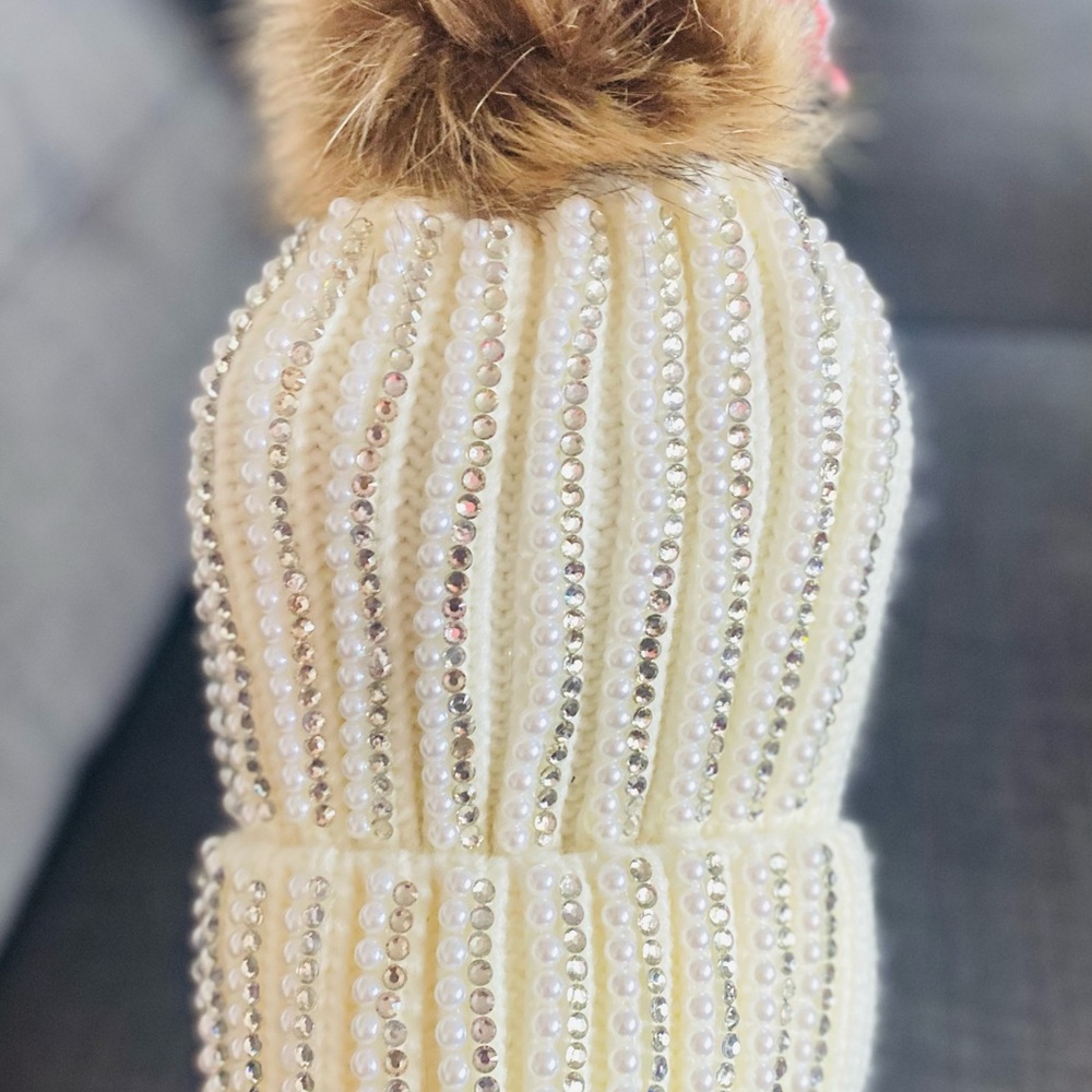 New Chic Pearl-Studded Cream Beanie with Faux Fur Pom